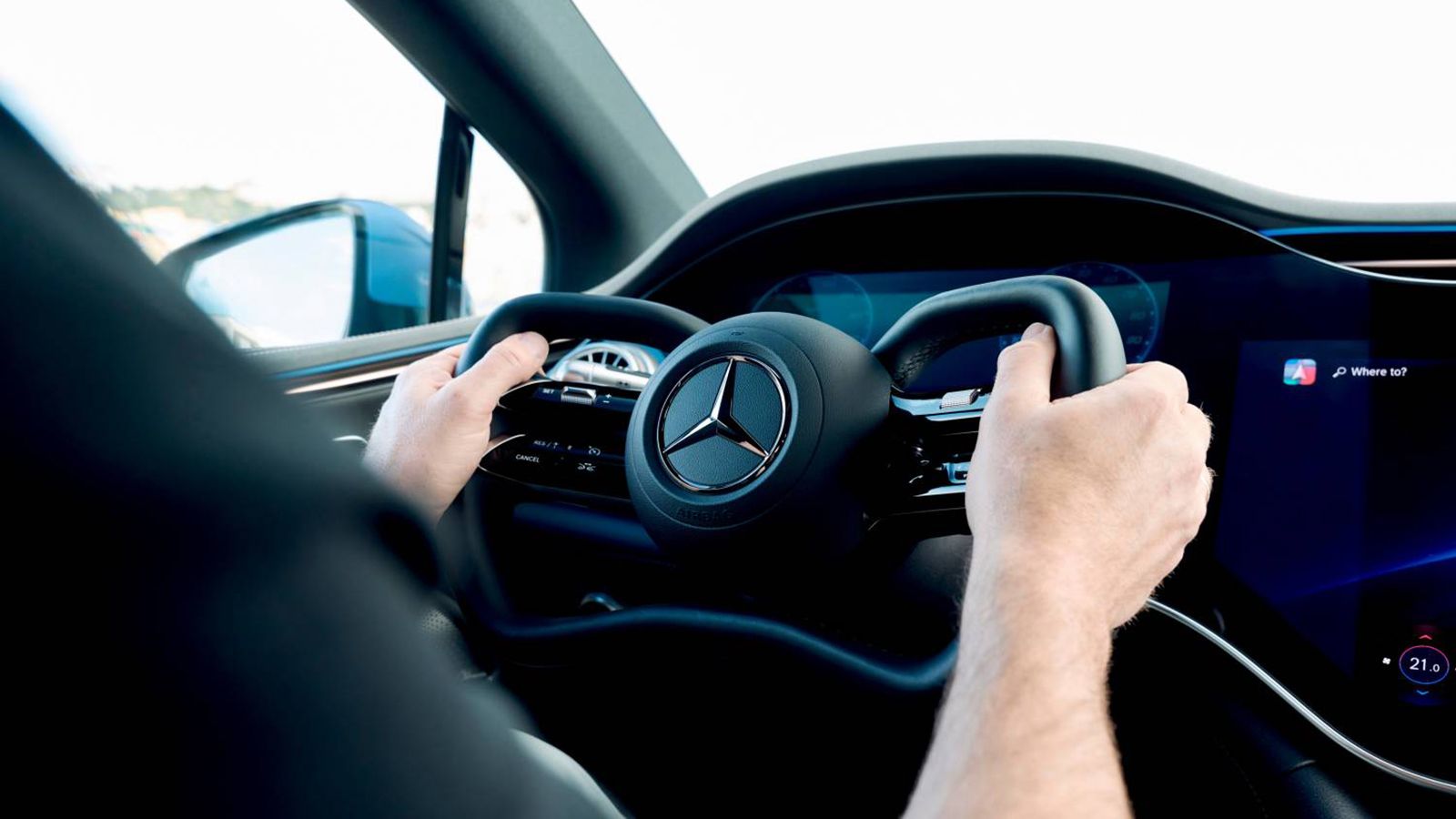 Η ανανεωμένη Mercedes EQS έρχεται με τιμόνι yoke και τεχνολογία steer-by-wire 